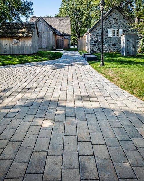 commercial-permeable-cobblestone-paver-Pure-pavés-perméables-01055_05_168-HDR (1)